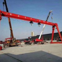 鎮(zhèn)江丹陽龍門吊起重機(jī)。半龍門吊機(jī)