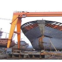 江蘇南京造船龍門吊